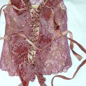 Extremely unique multilayer top.